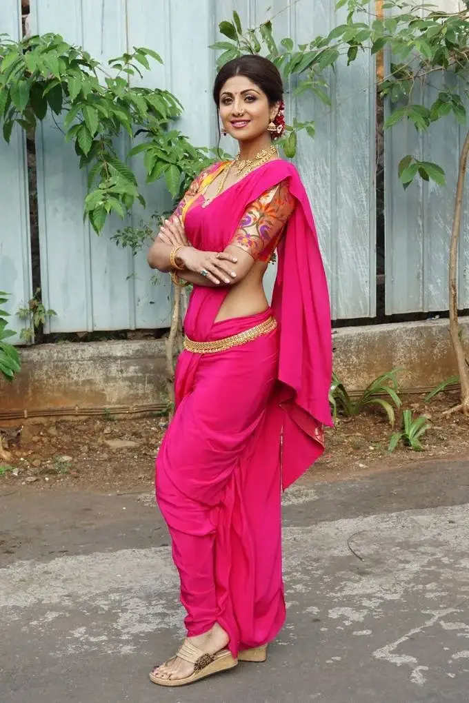 South Indian Model Shilpa Shetty In Traditional Pink Saree